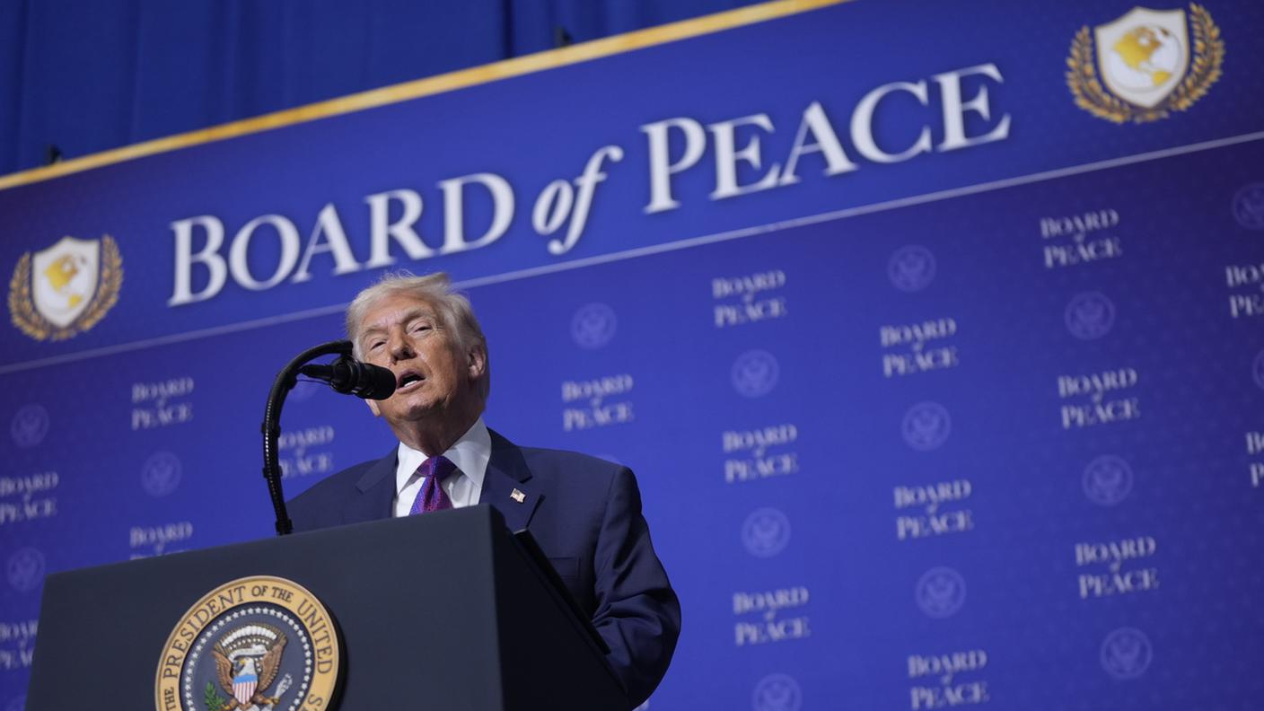 Donald Trump durante l'apertura della seduta