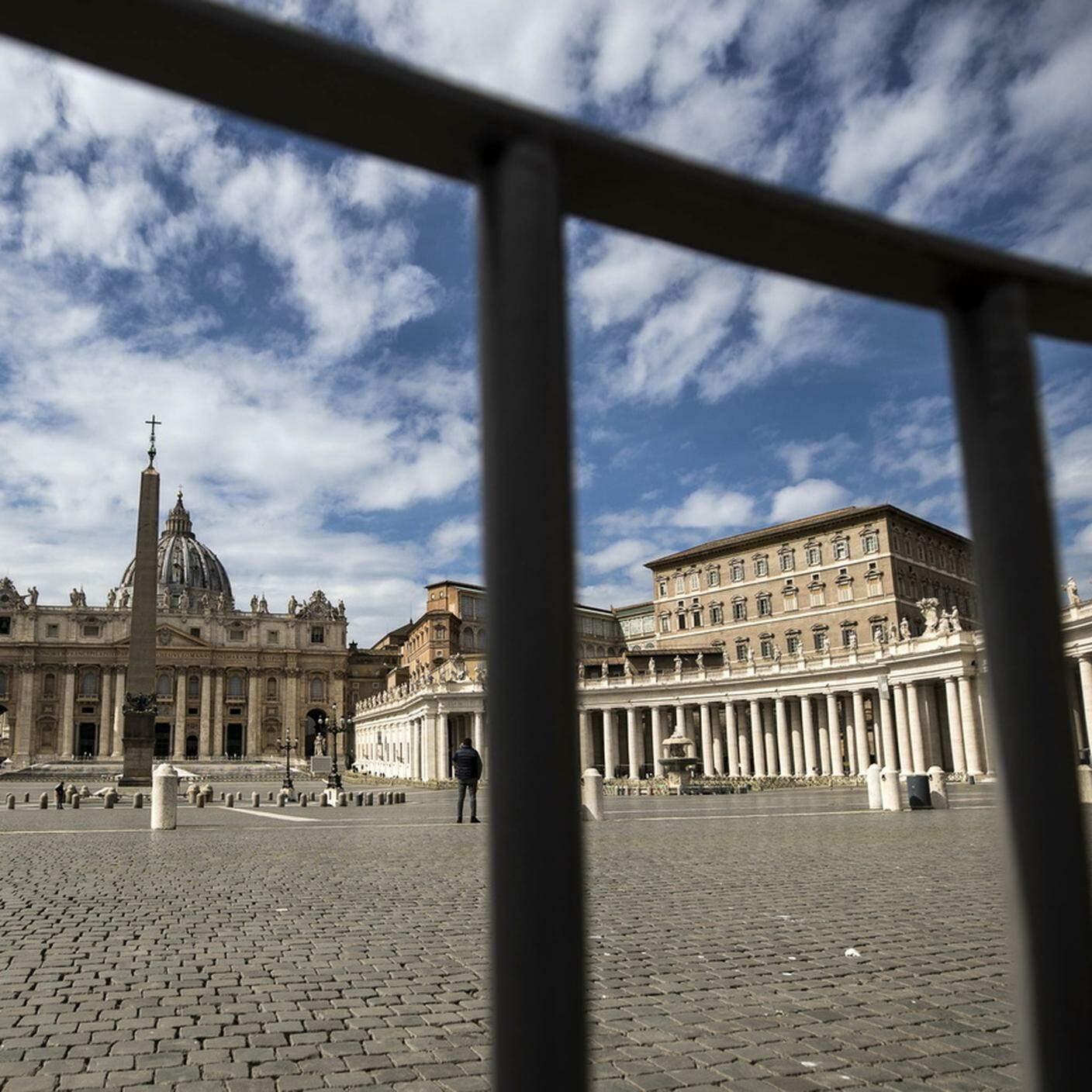 Piazza San Pietro in Vaticano si prepara a un'altra Pasqua blindata