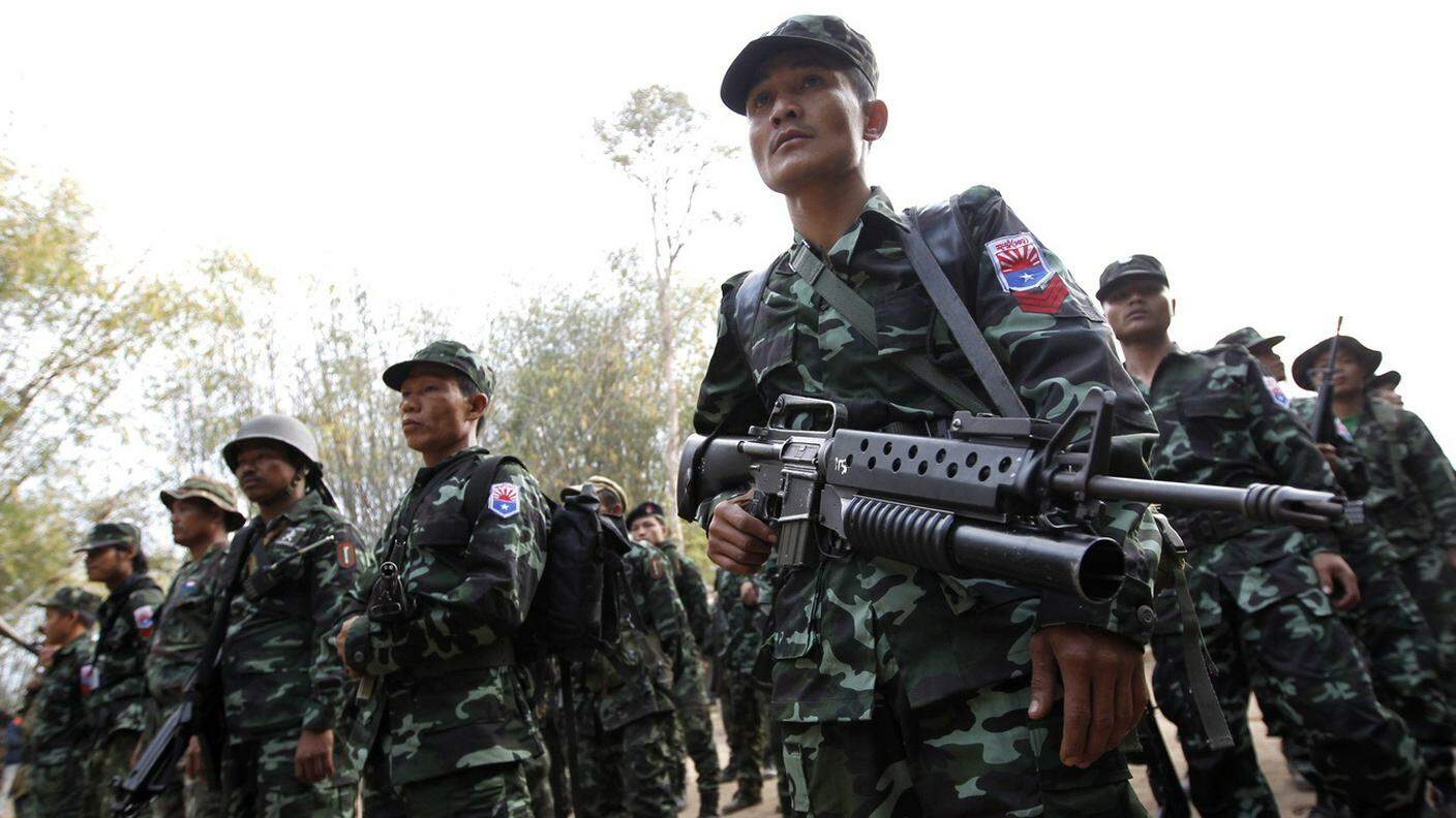L'esercito golpista in Myanmar ha attaccato con aerei i militi della Karen National Union