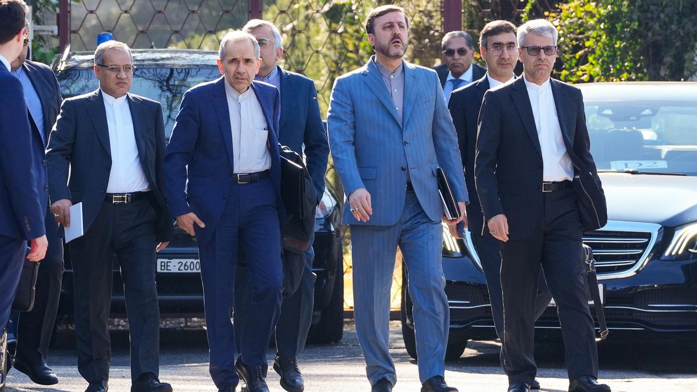 La delegazione iraniana in un'immagine scattata oggi a Ginevra