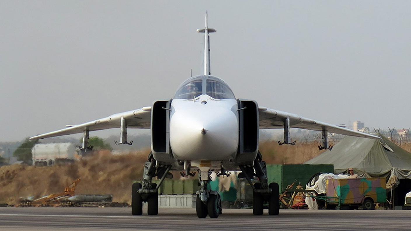 Un Sukhoi Su-24, aereo di epoca sovietica