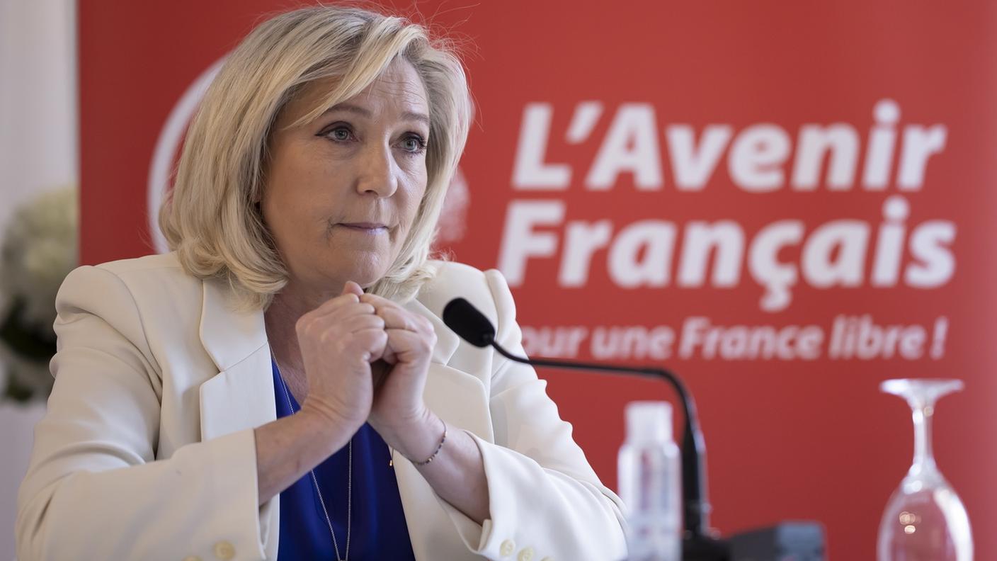 Marine Le Pen prepara l'eventuale avvenire da presidente e tenta alleanze a 360 gradi