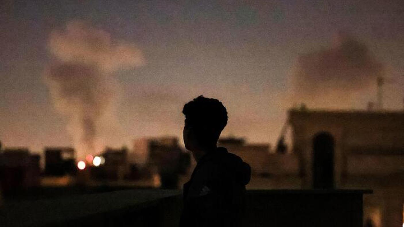 Fumo su Teheran, dopo le bombe di USA e Israele