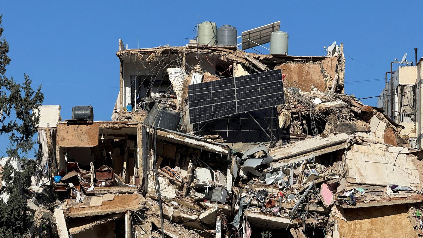 Un'abitazione distrutta dagli attacchi di Israele a Choueifat in Libano