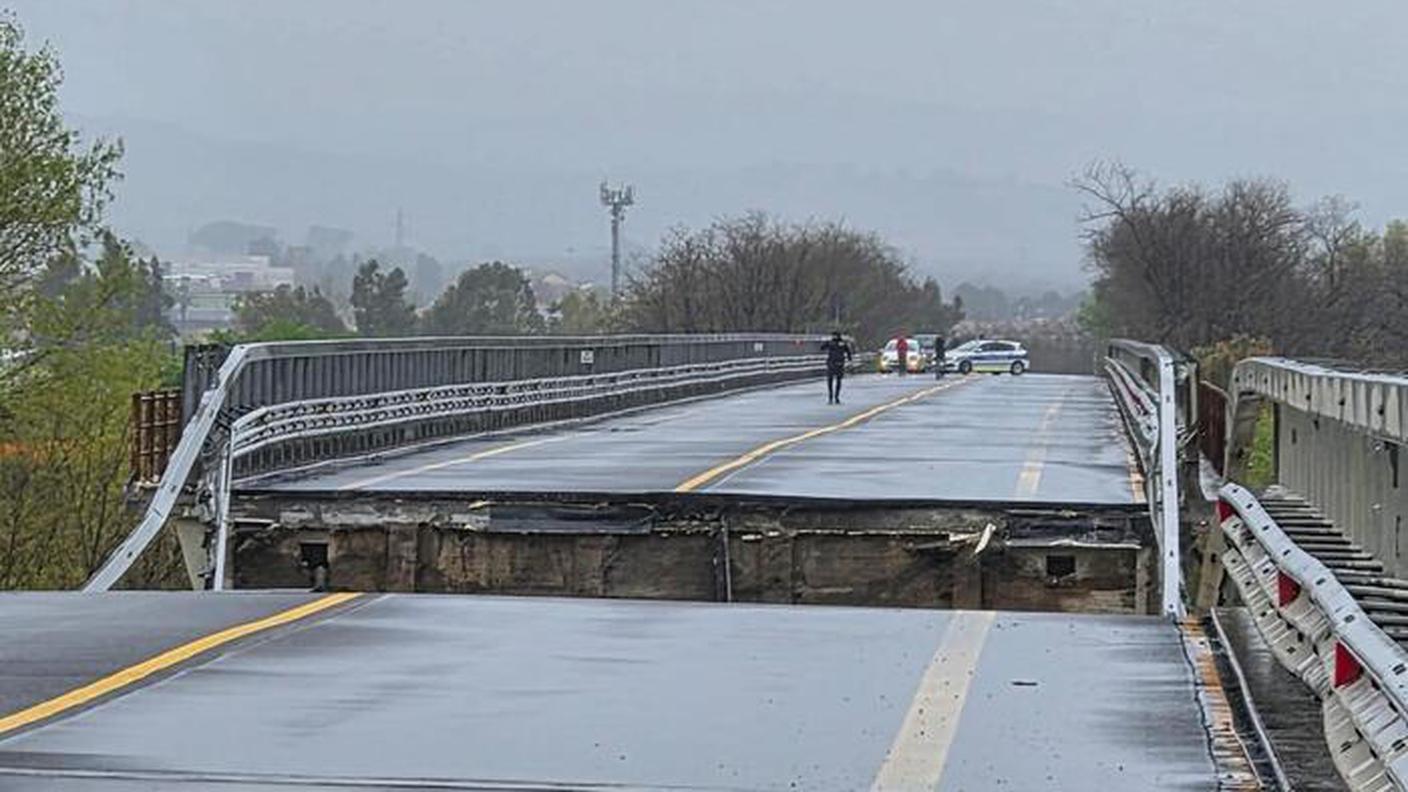 Crollato il ponte sul Trigno, lungo la Statale 16 Adriatica