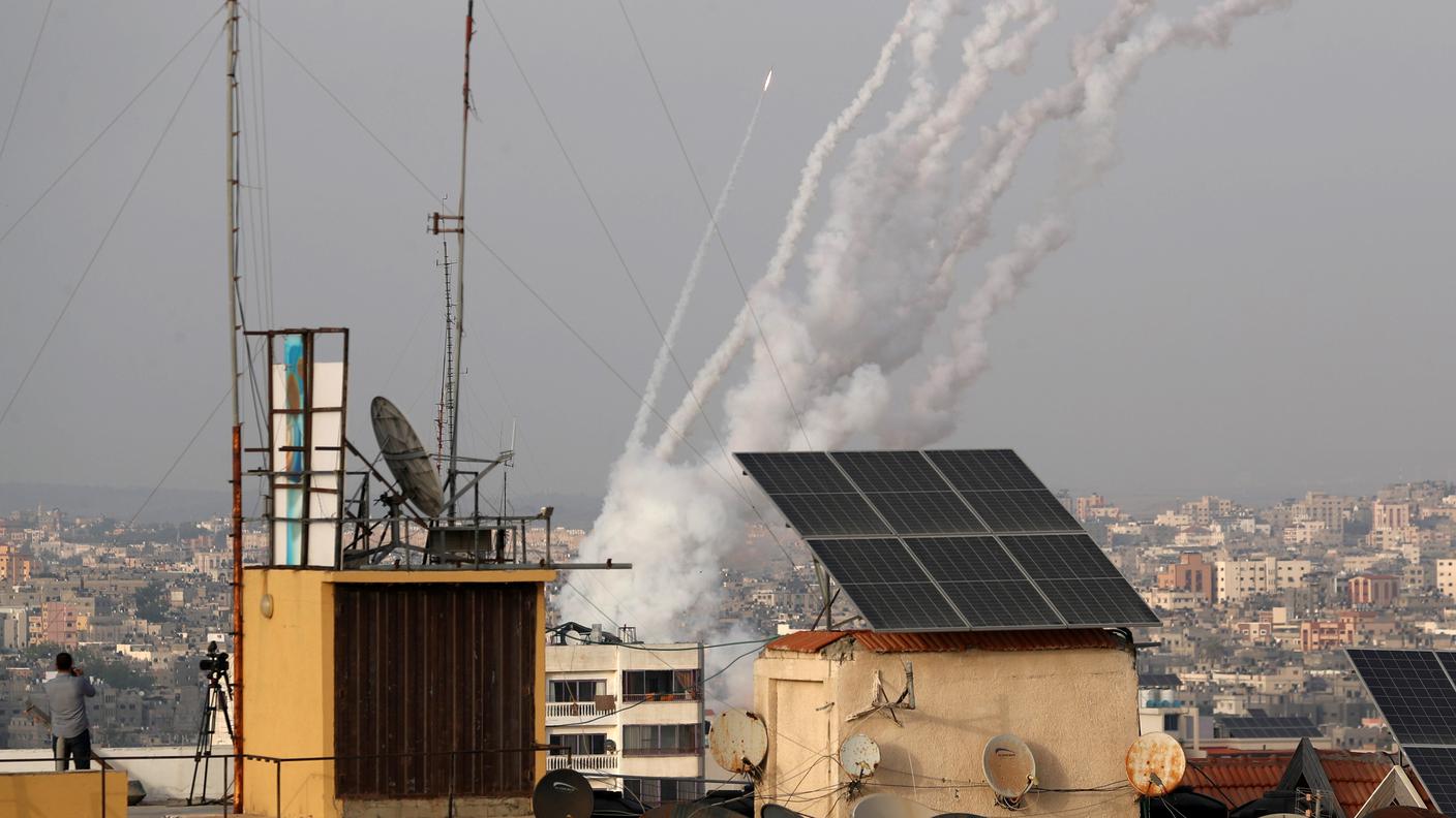 Al lancio di razzi, Israele ha risposto con bombardamenti aerei
