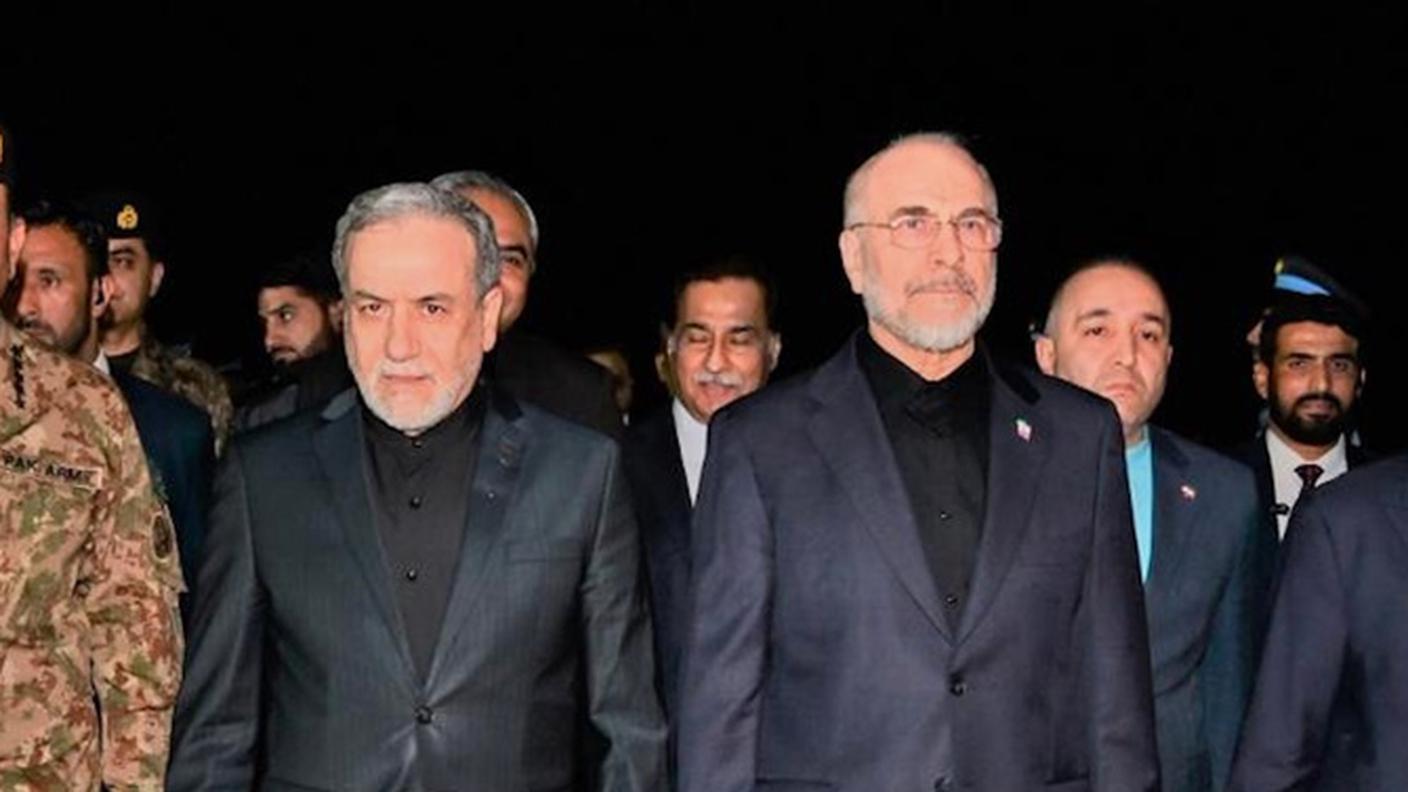 Mohammad Bagher Qalibaf (a destra) e il ministro degli Esteri Araghchi