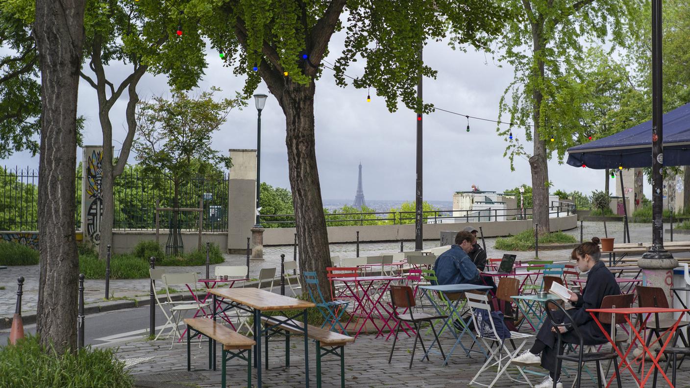 Parigi ritrova un po' di normalità