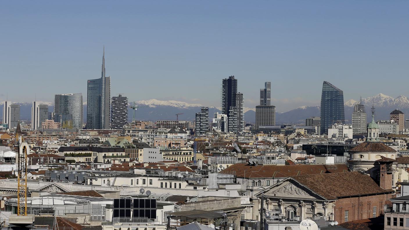 Il business nel milanese era incentrato sul reclutamento di donne, tra cui anche escort di professione, disponibili anche a prestazioni sessuali