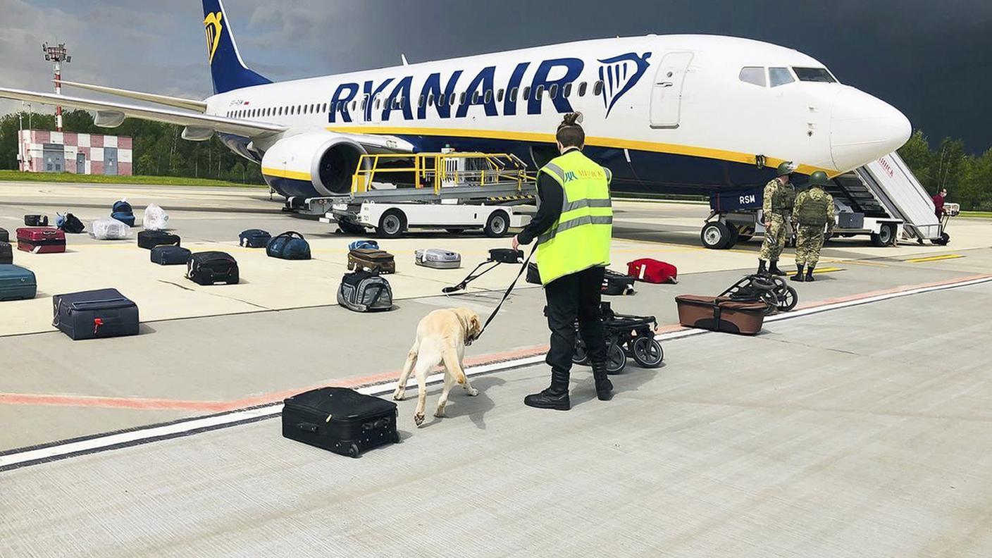 Il velivolo posatosi all'aeroporto di Minsk