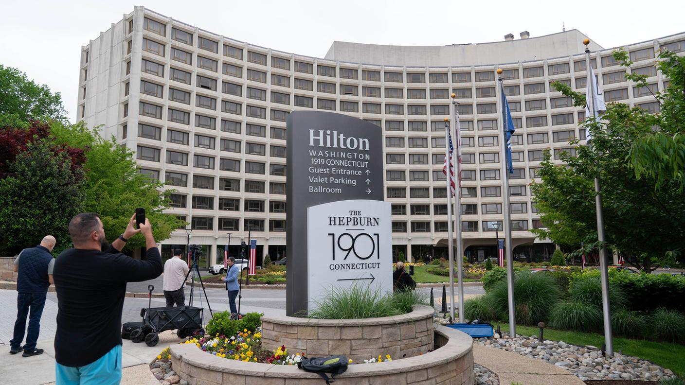 L'esterno dell'albergo