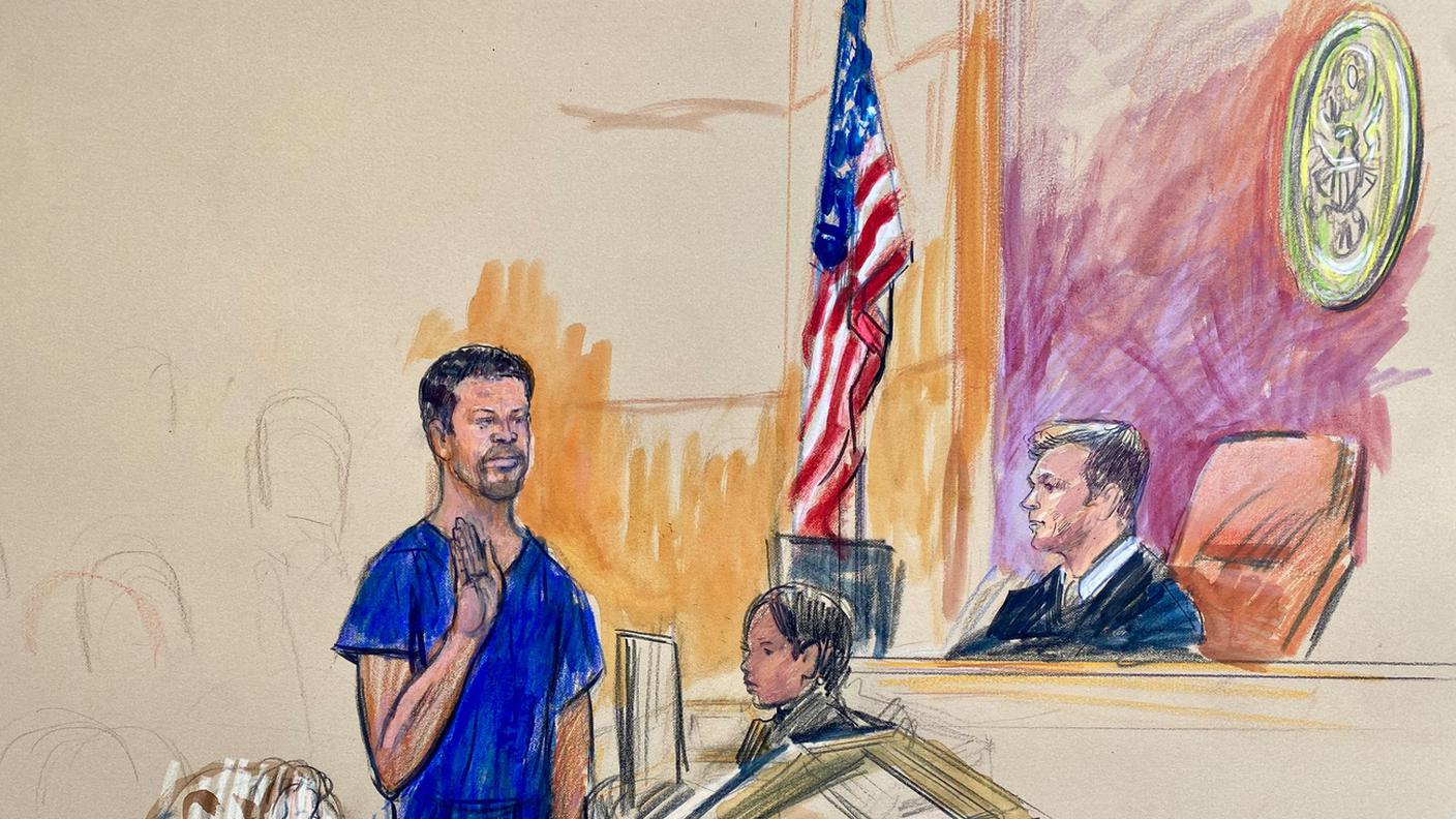 Il disegno, realizzato in aula, ritrae Cole Tomas Allen, a sinistra. L'ingegnere californiano è stato arrestato per la sparatoria avvenuta durante la cena dei corrispondenti a Washington