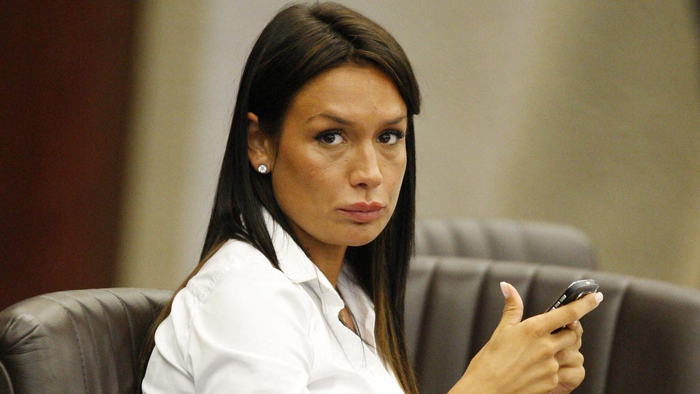 Nicole Minetti, nel 2011, quando era consigliera regionale della Lombardia per il Popolo della Libertà di Silvio Berlusconi