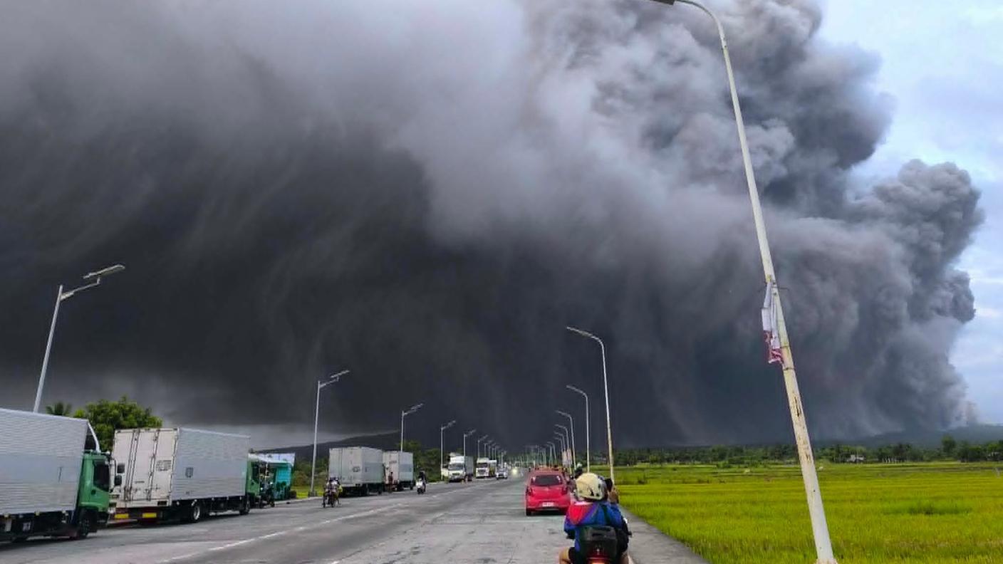 Il Monte Mayon è un vulcano alto 2’462 metri situato nelle Filippine