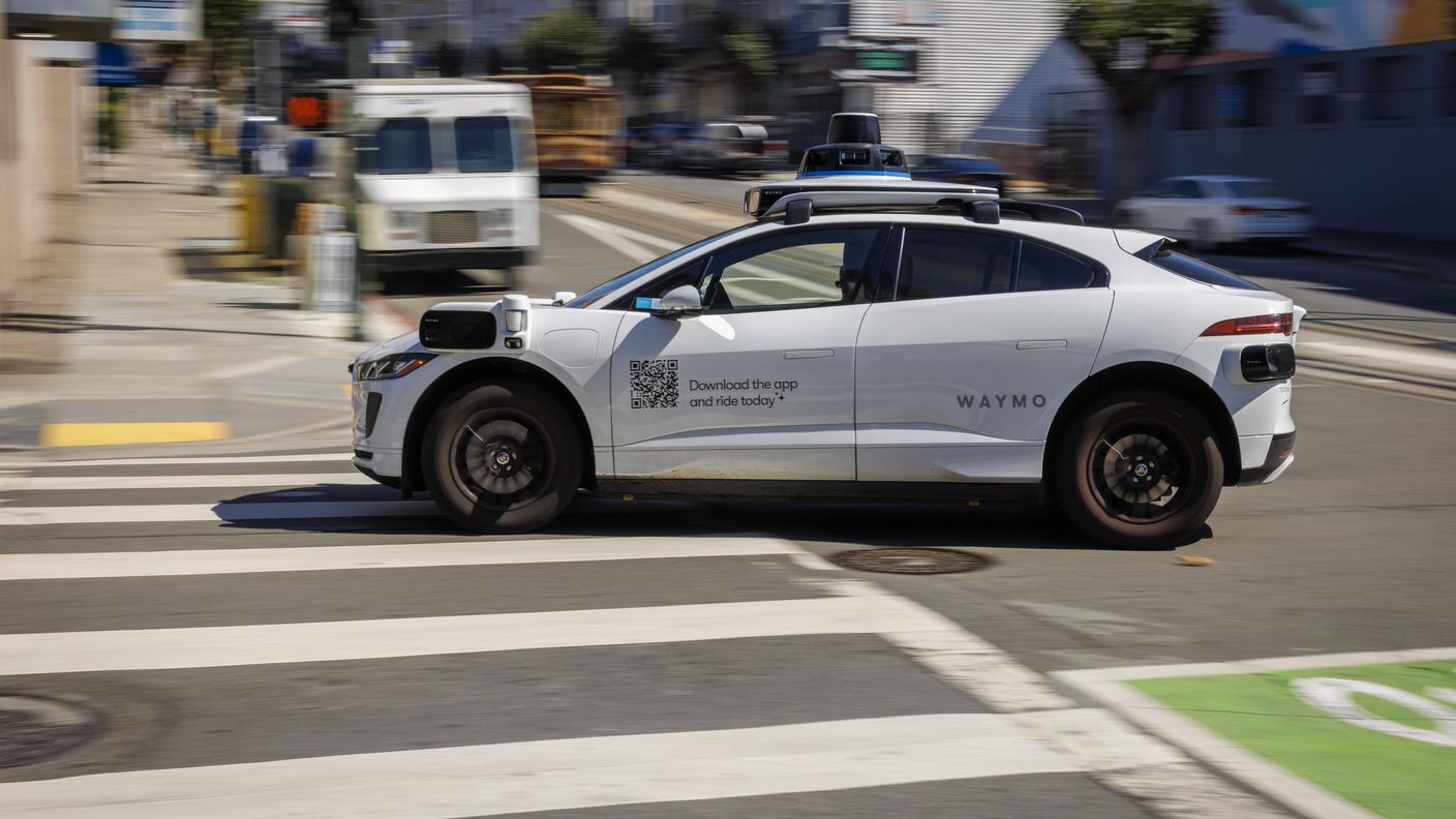 Un veicolo a guida autonoma sulle strade di San Francisco