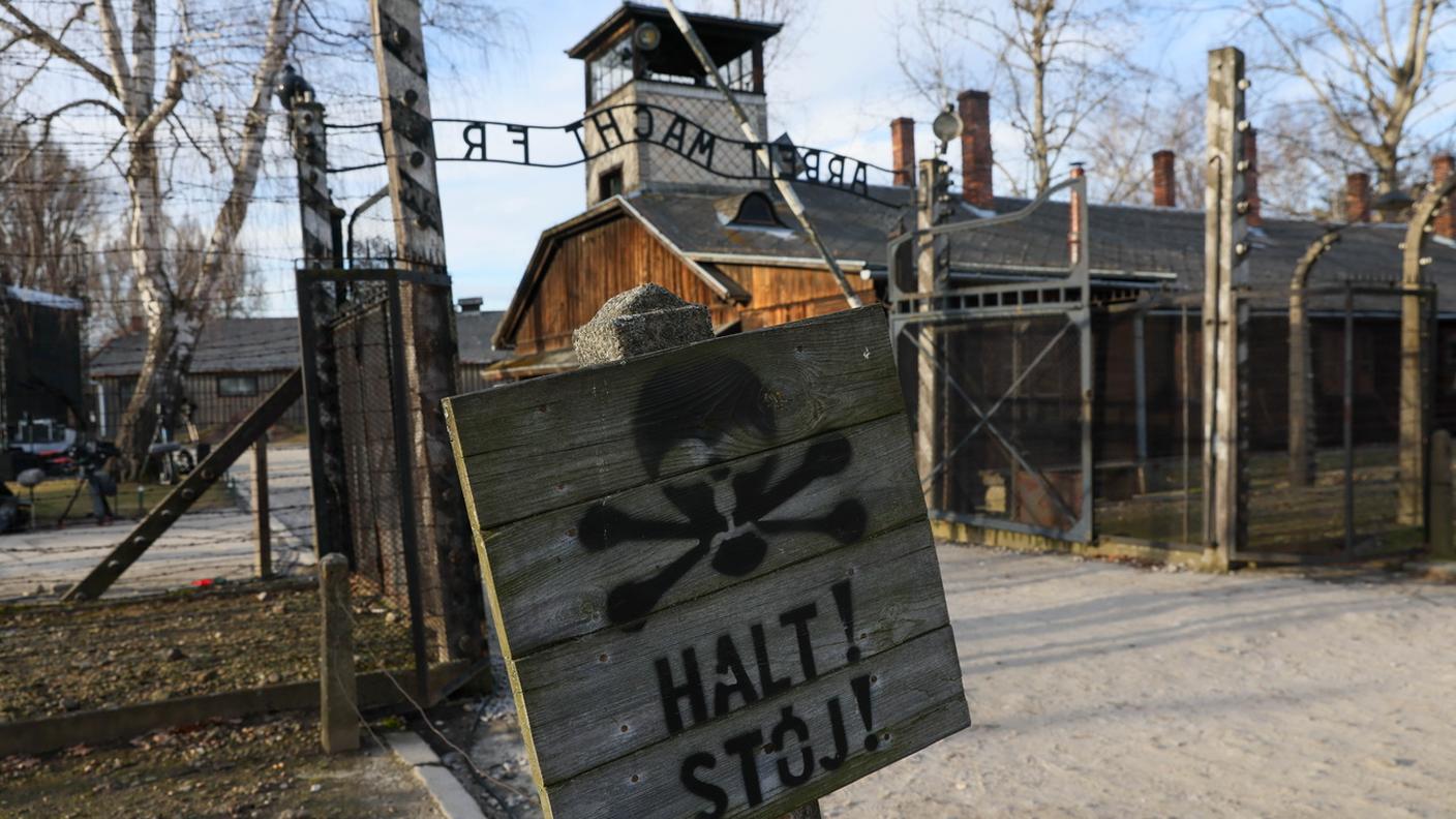 Josef Mengele uccise personalmente migliaia di prigionieri, con iniezioni letali ed esperimenti medici