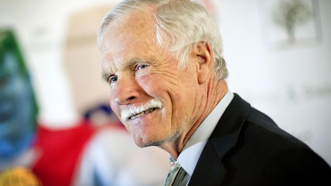 Ted Turner posa sul red carpet del gala benefico della Captain Planet Foundation ad Atlanta, 6 dicembre 2013.
