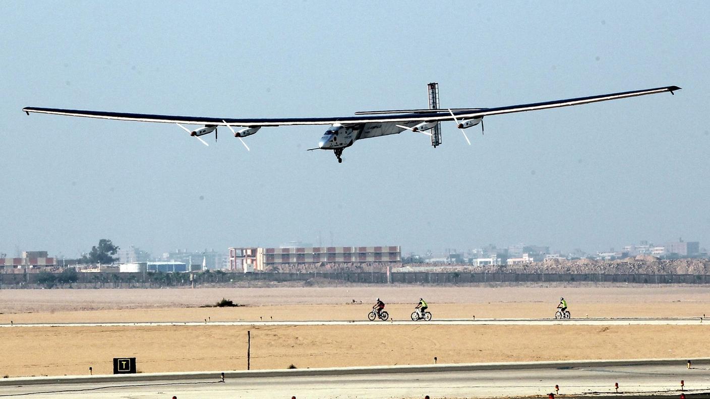 Solar Impulse 2 atterra al Cairo il 13 luglio 2016