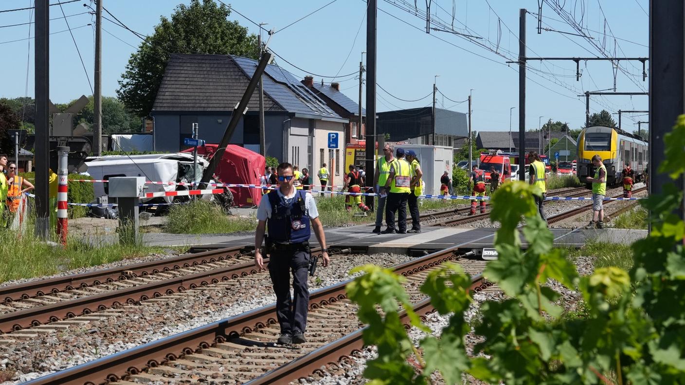 Il passaggio a livello di Buggenhout, Belgio, dov si è verificato l'incidente