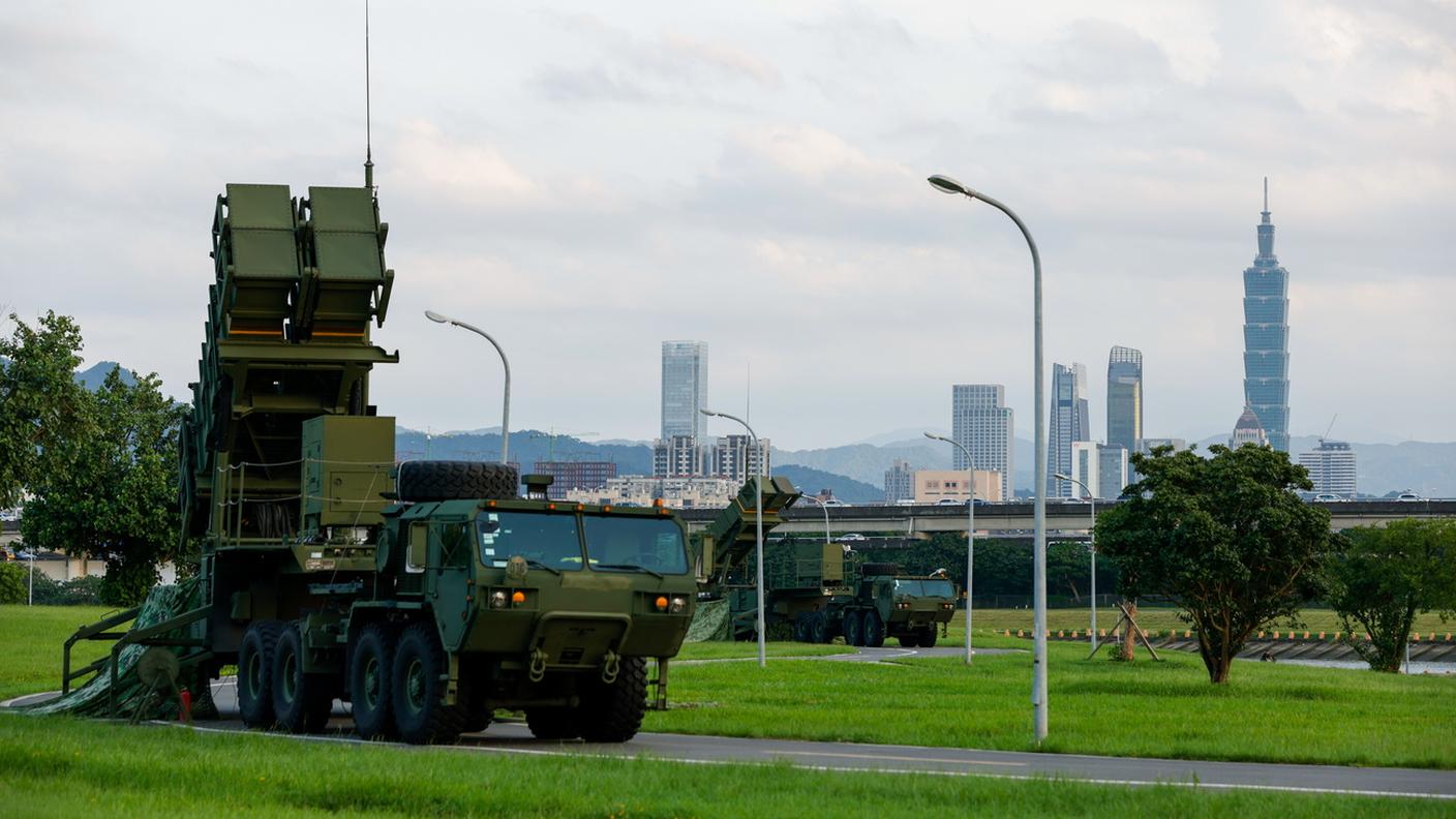 Due lanciatori Patriot in un parco di Taipei, in occasione delle esercitazioni annuali del 2025