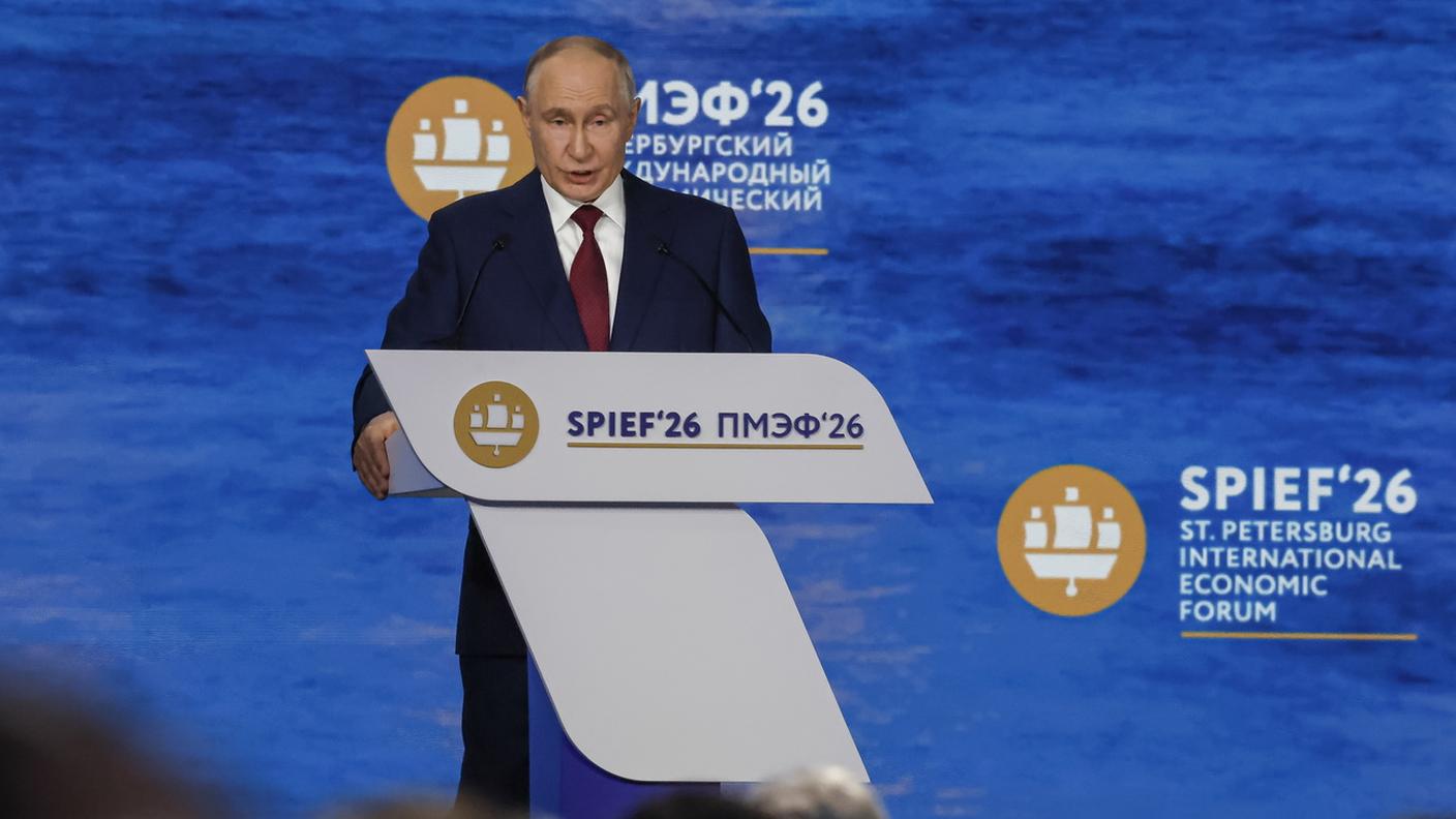 Vladimir Putin al forum di San Pietroburgo