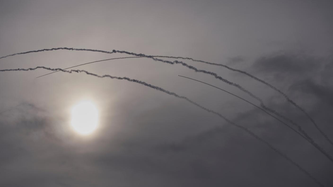 L'Idf ha reso noto che una salva di missili iraniani sono stati lanciati poco fa su Israele, facendo scattare le sirene d'allarme