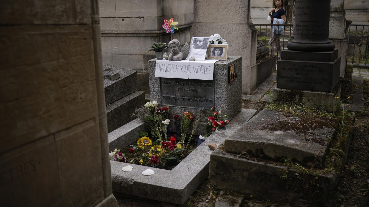 La tomba parigina di Jim Morrison