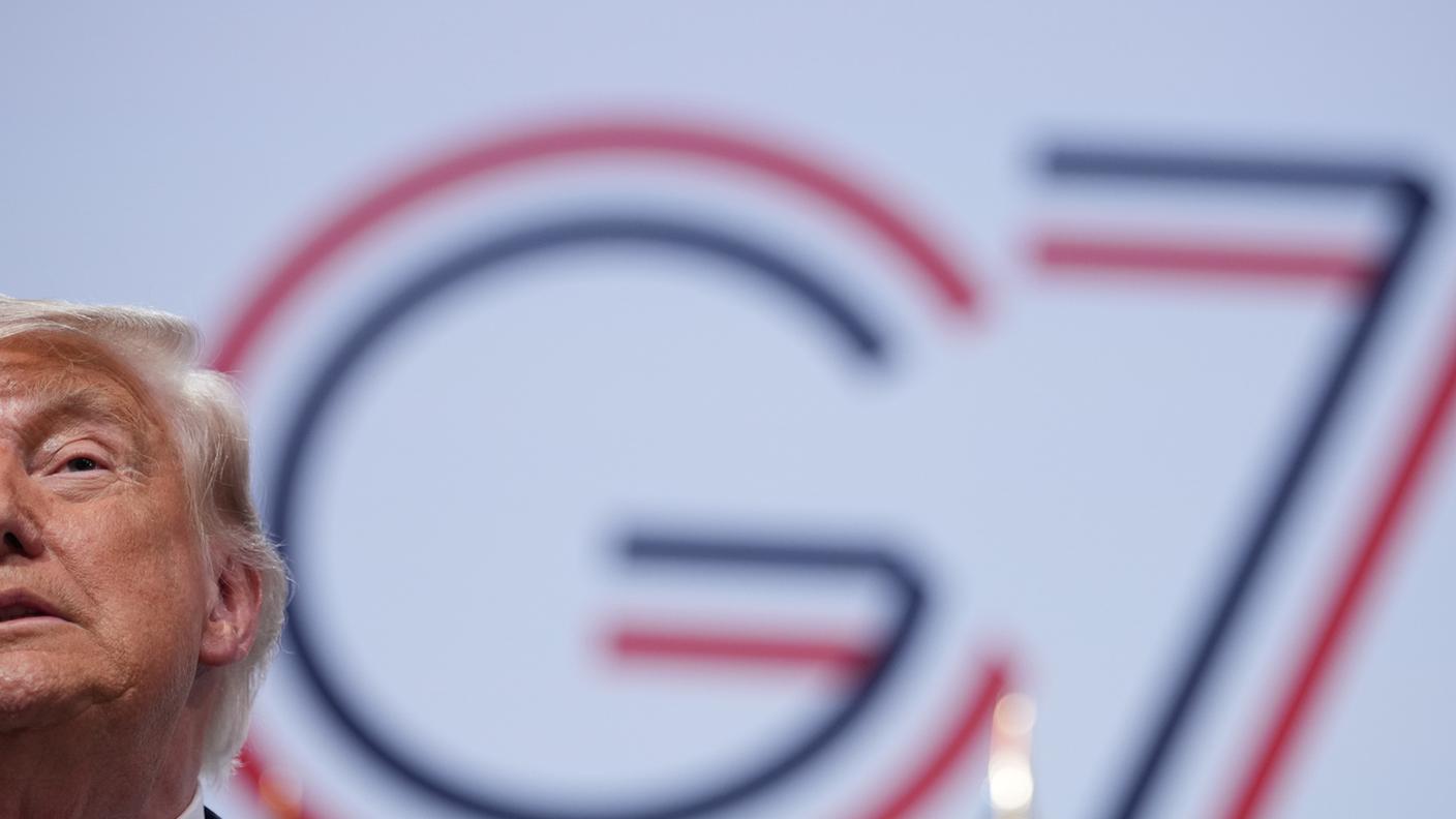 Donald Trump qui ripreso durante una conferenza stampa a Évian: il vertice del G7 si è concluso mercoledì
