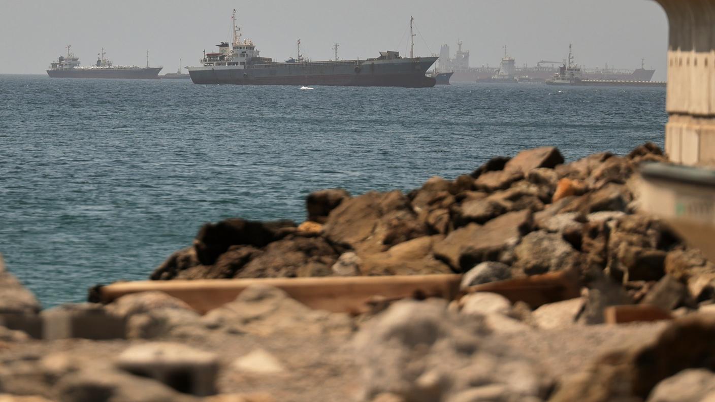 Stretto di Hormuz, Iran annuncia nuova chiusura