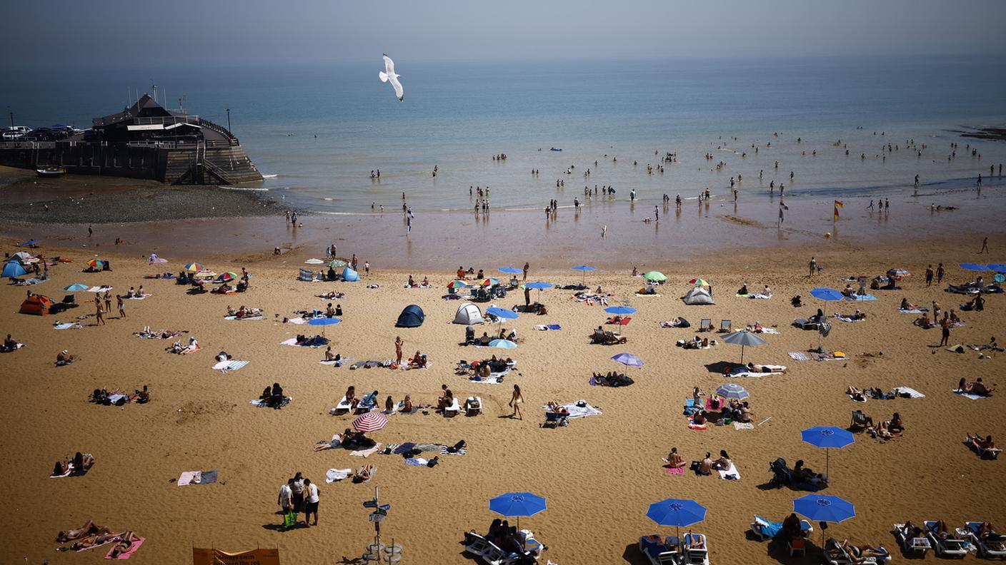 Viking Bay beach, nel sud-est dell'Inghilterra si sta come sulle spiagge del Mediterraneo