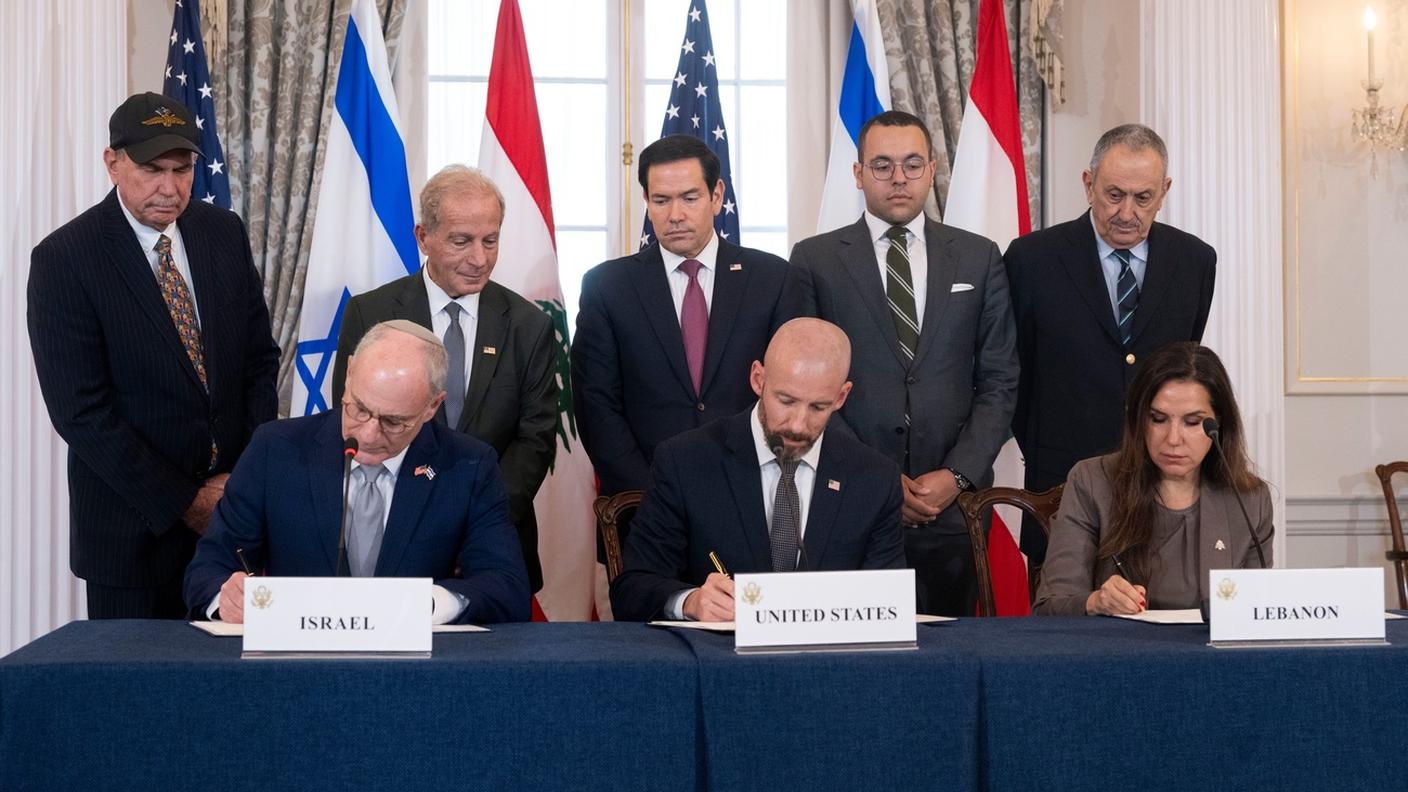 La firma a Washington