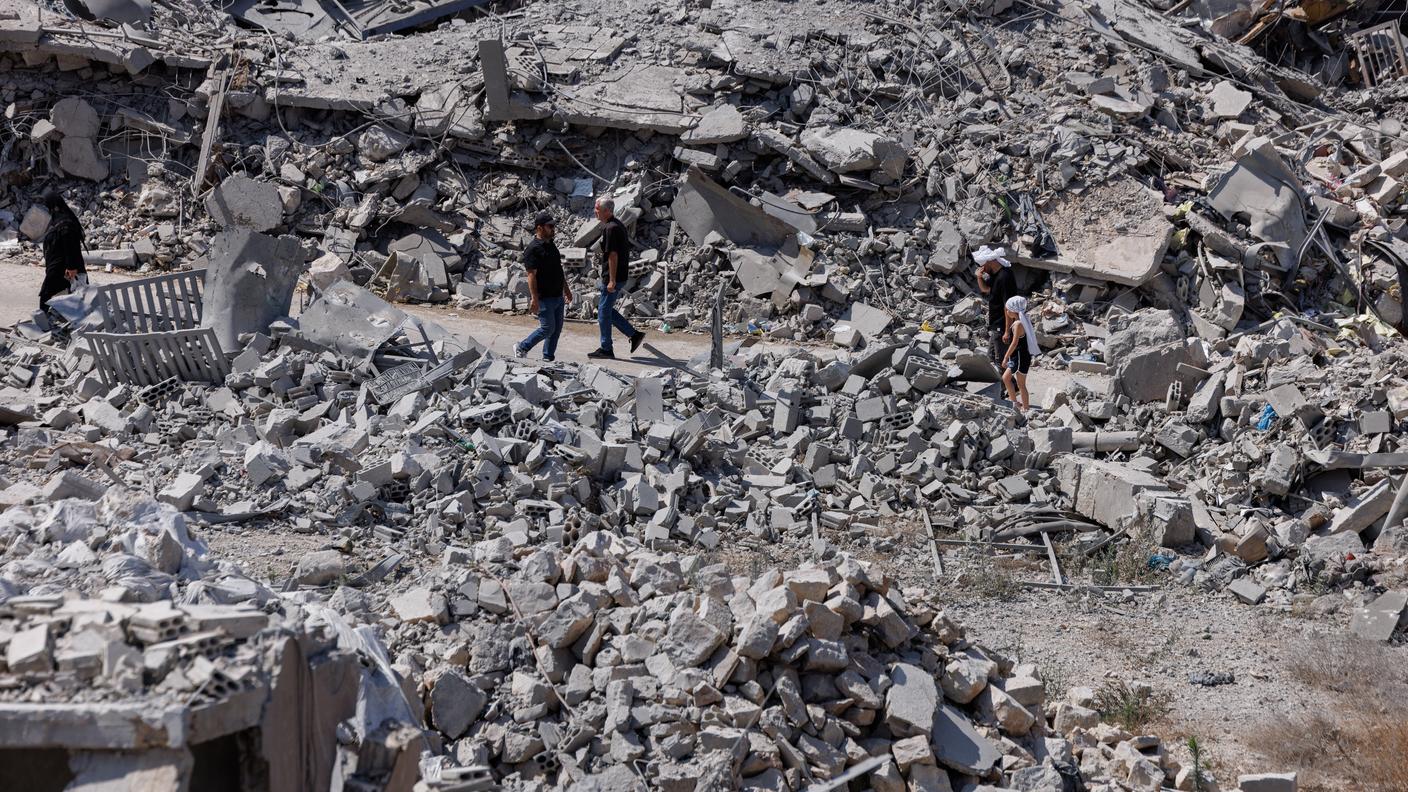 Edifici distrutti da un raid israeliano a Nabatiye