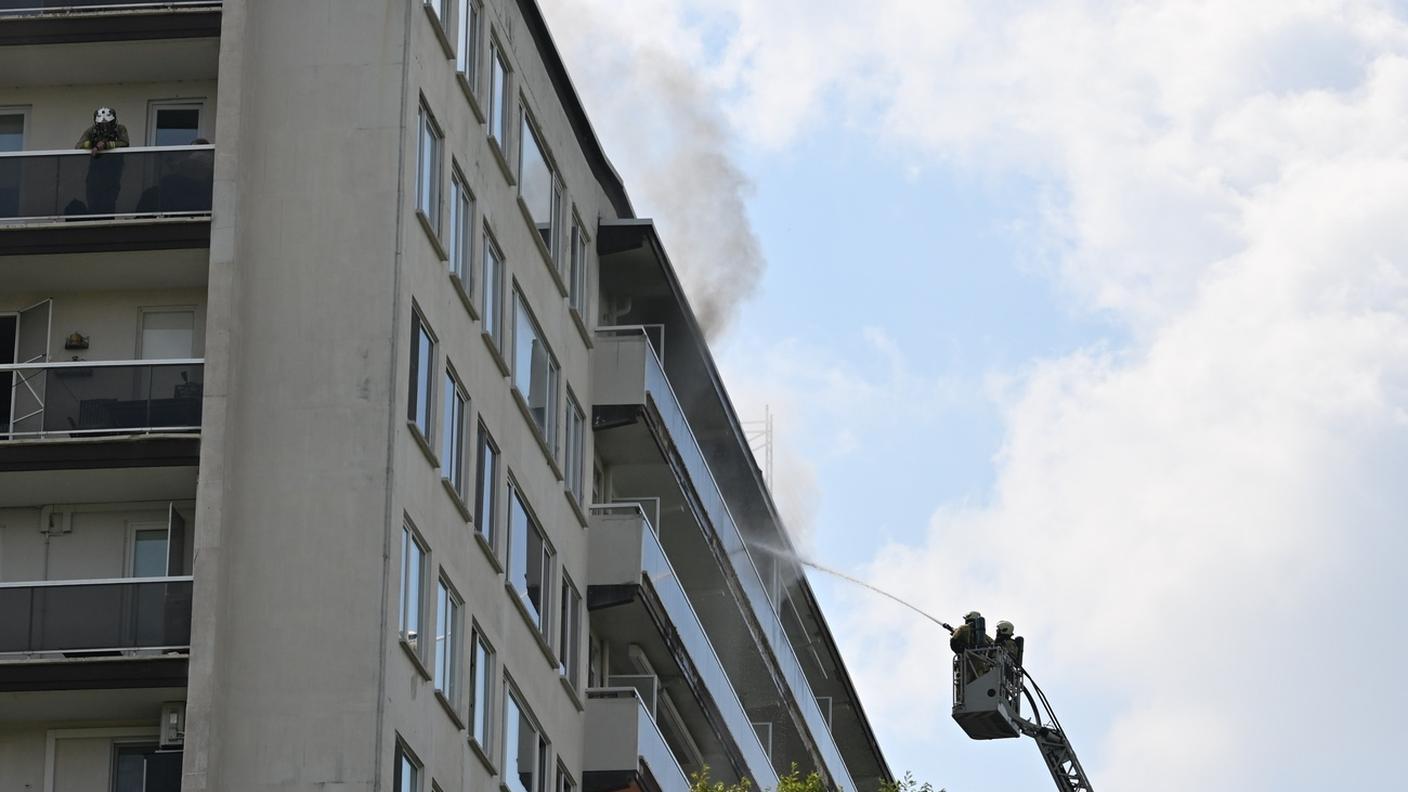 Nel palazzo vivono oltre 200 persone