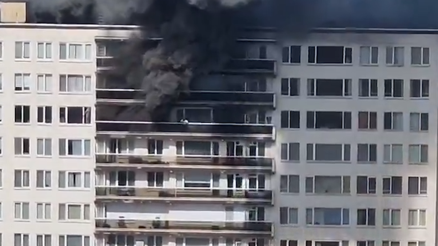 Anversa, incendio in un condominio: morti e feriti