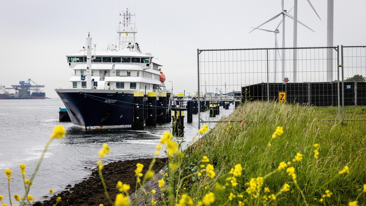 La nave da crociera MV Hondius, a bordo della quale in aprile è partito i focolaio di hantavirus