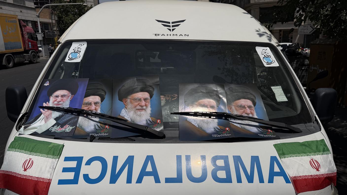 Il volto di Khamenei ovunque
