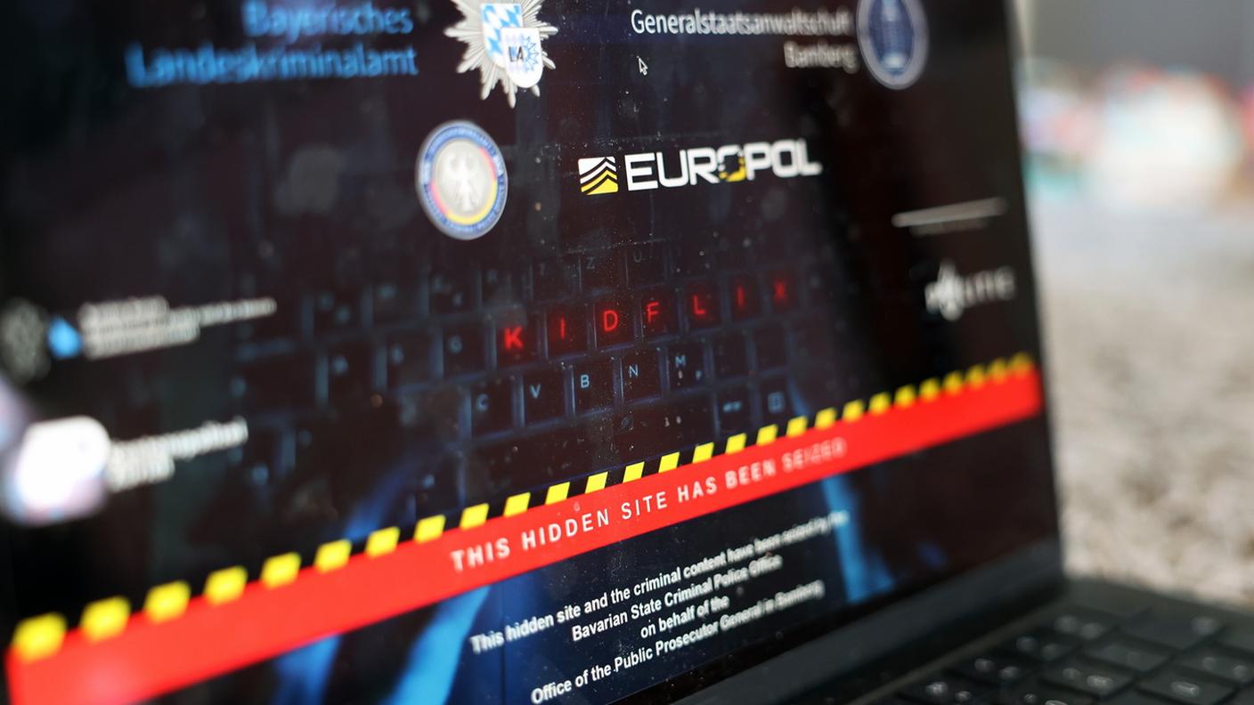Caccia ai pedocriminali attraverso l'Europa
