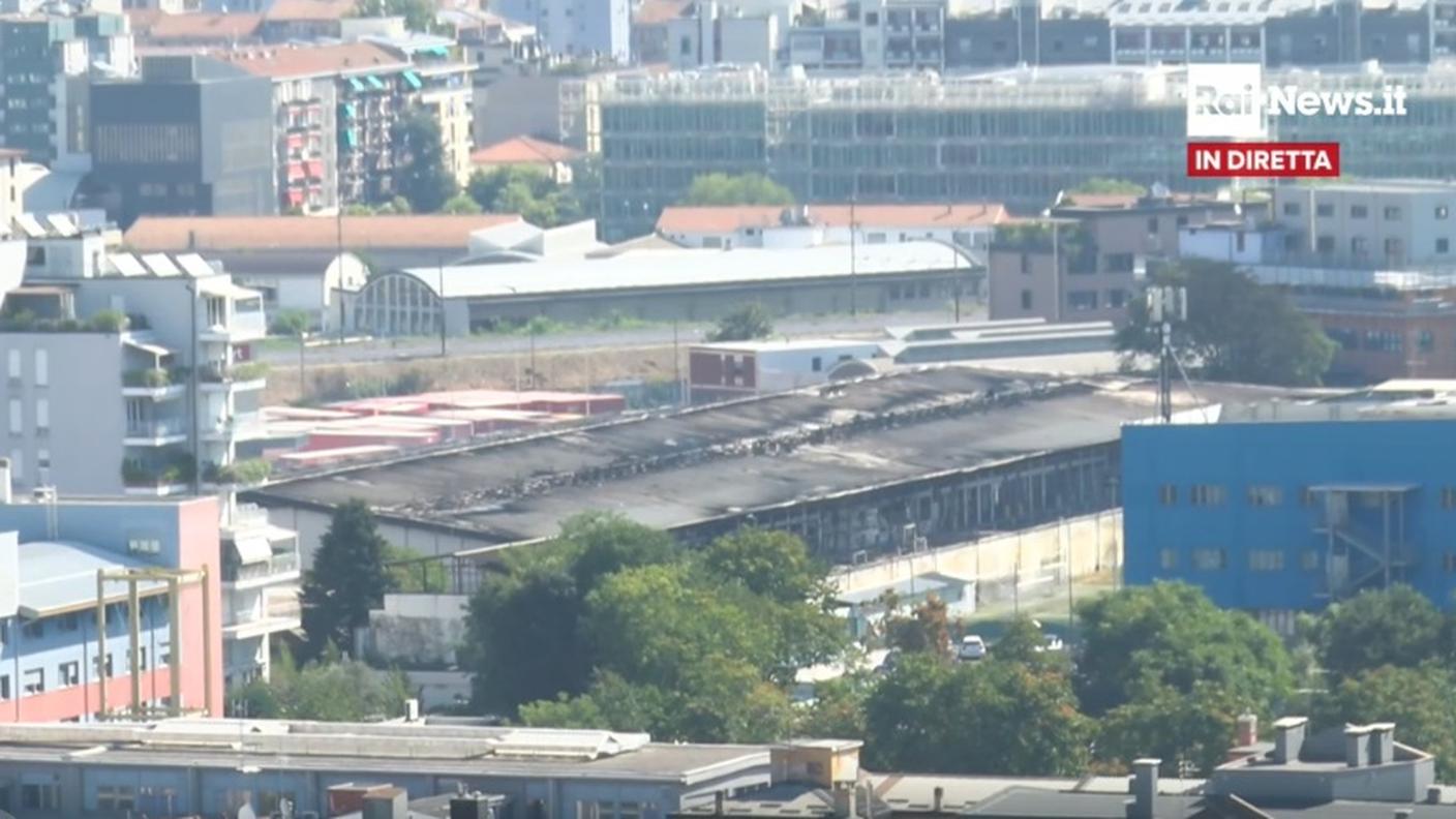 Milano: il rogo è stato circoscritto