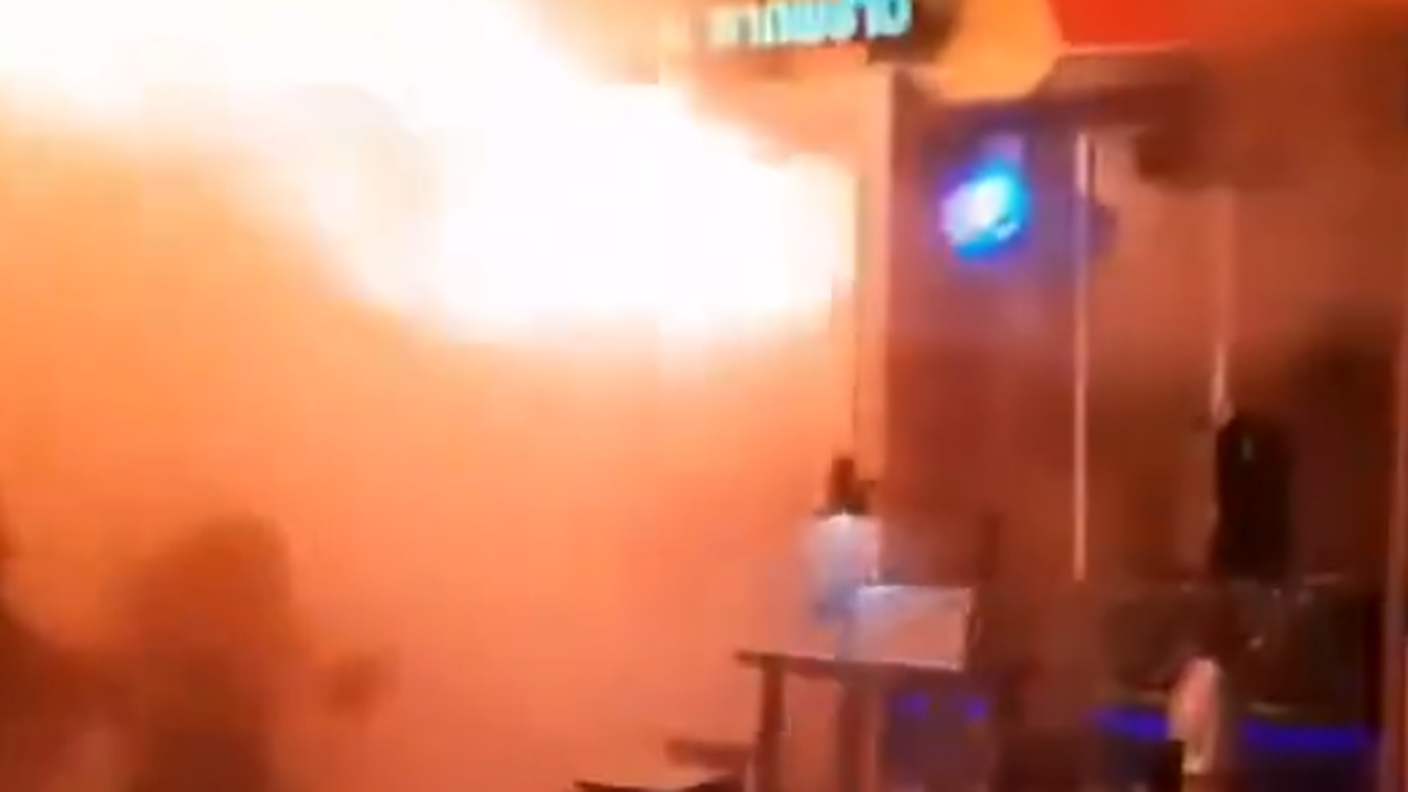 Le immagini dell'incendio