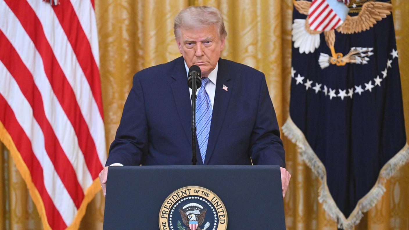 Un Donald Trump corrucciato parla agli americani già segnalando possibili brogli nelle elezioni di novembre