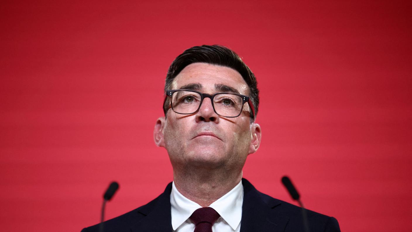 Le prime parole di Andy Burnham: "Sono pronto a governare e promuovere una politica di cambiamento, dopo 40 anni di neoliberalismo"