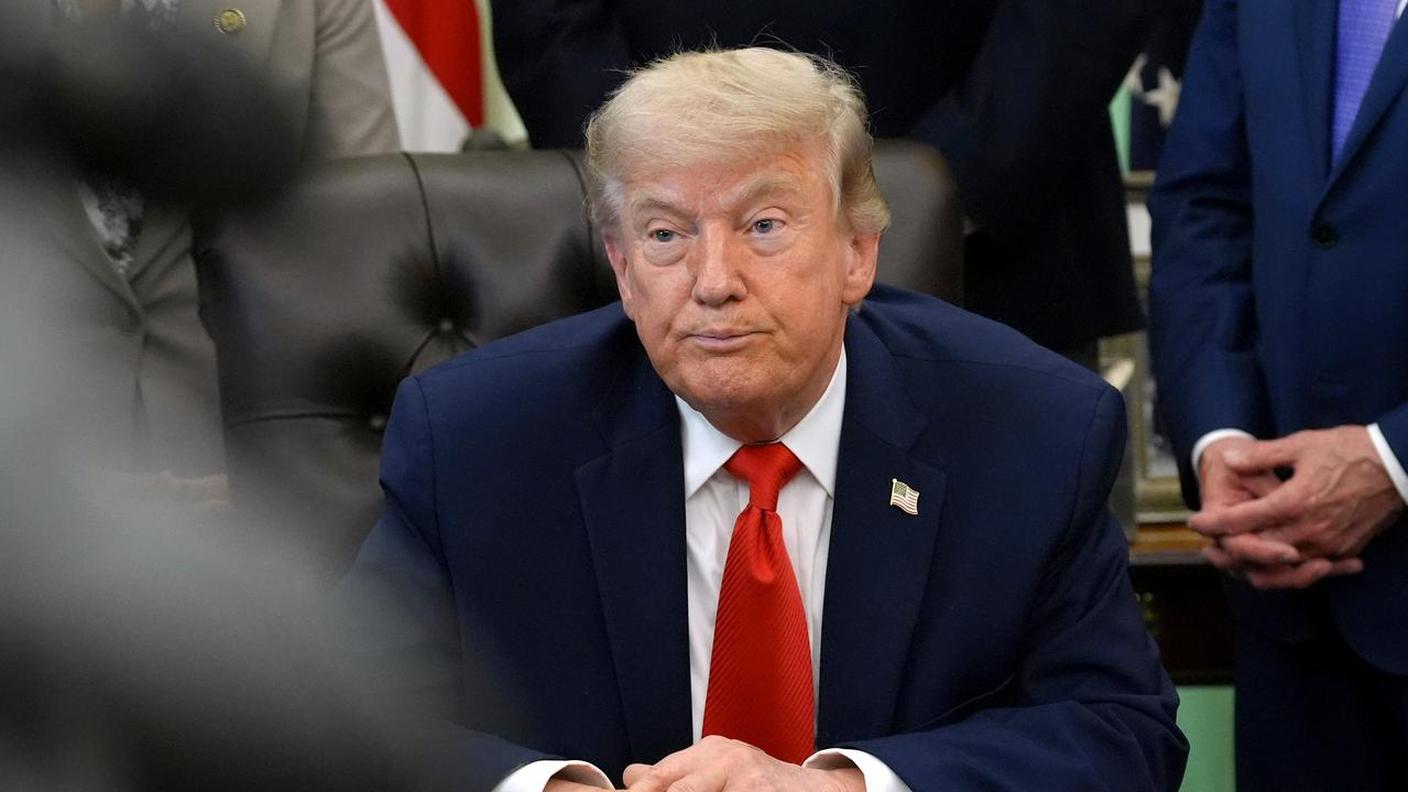 Trump: nuovi dazi commerciali a 60 paesi, tra cui la Svizzera