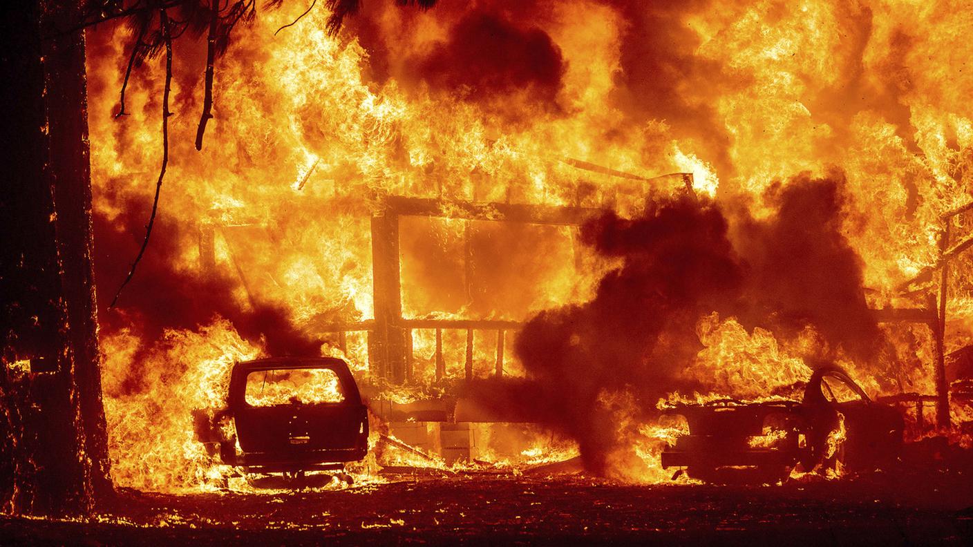 California, la cittadina di Greenville devastata dal Dixie Fire