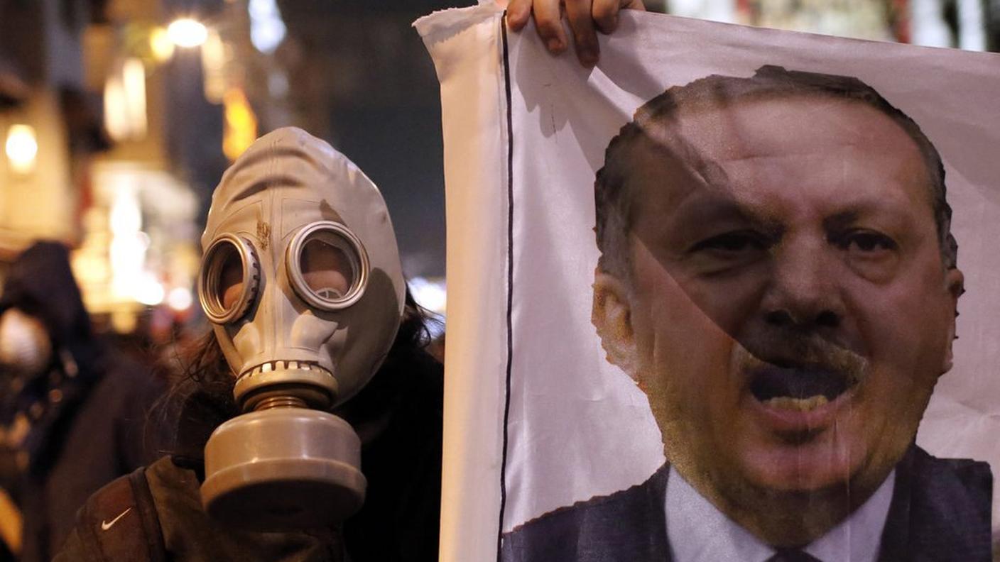 Le proteste contro il premier a Istanbul del 27 dicembre