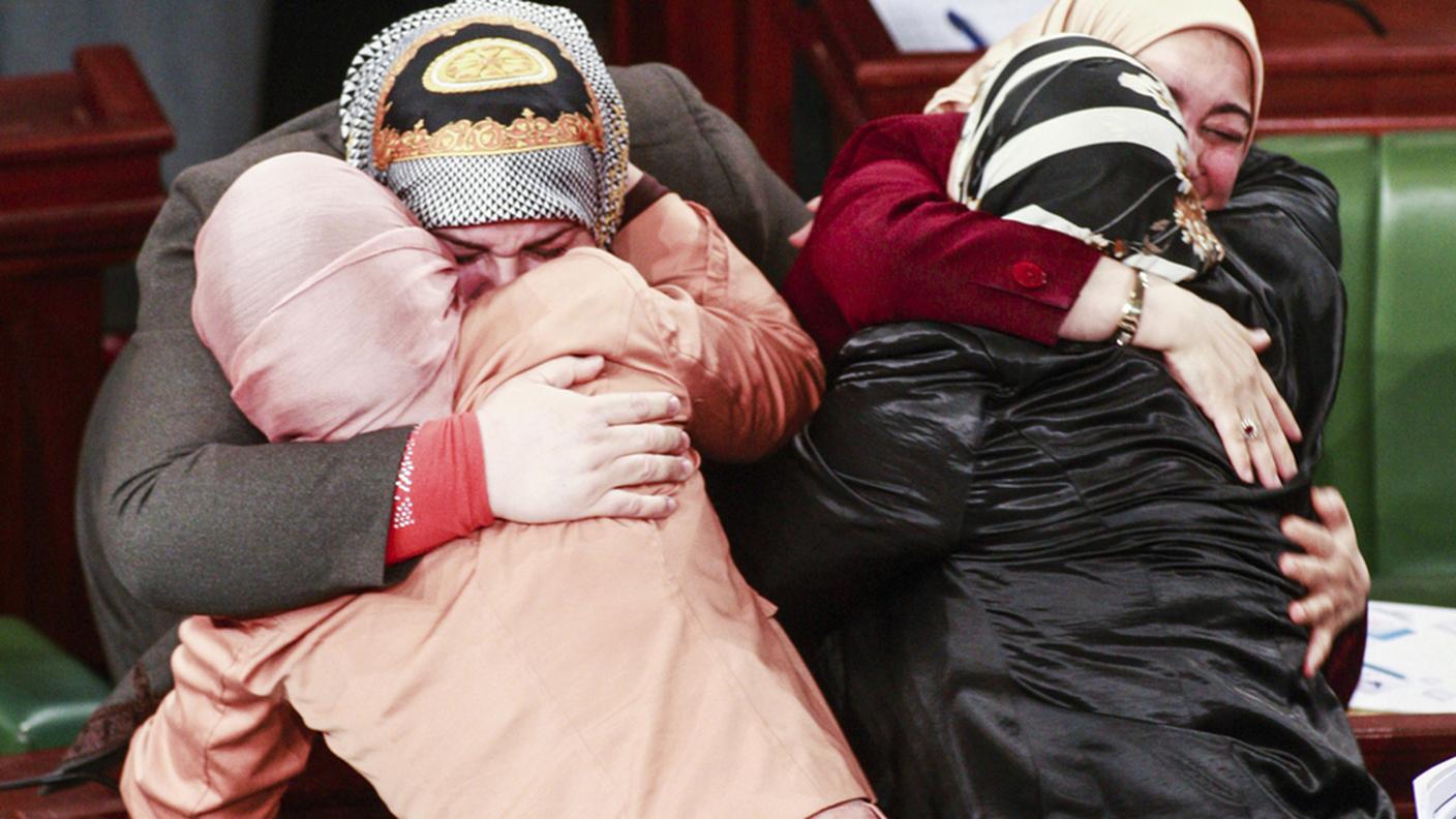 costituzione tunisia dopo voto 4 ky.JPG