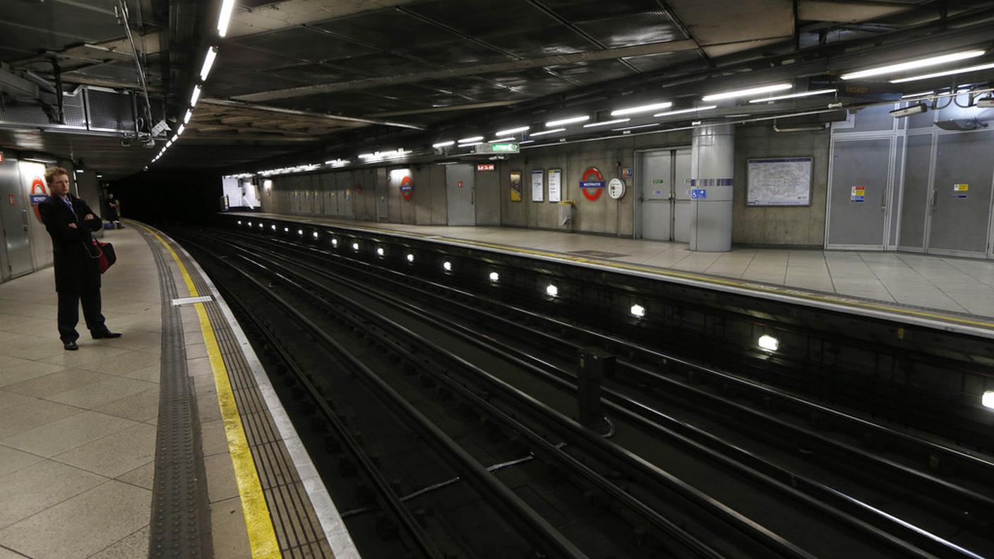 Londra tube3 ky.JPG