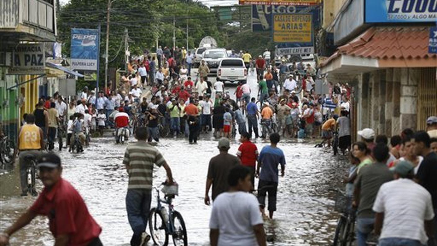 honduras-floods-2008-10-21-22-33-7.jpg