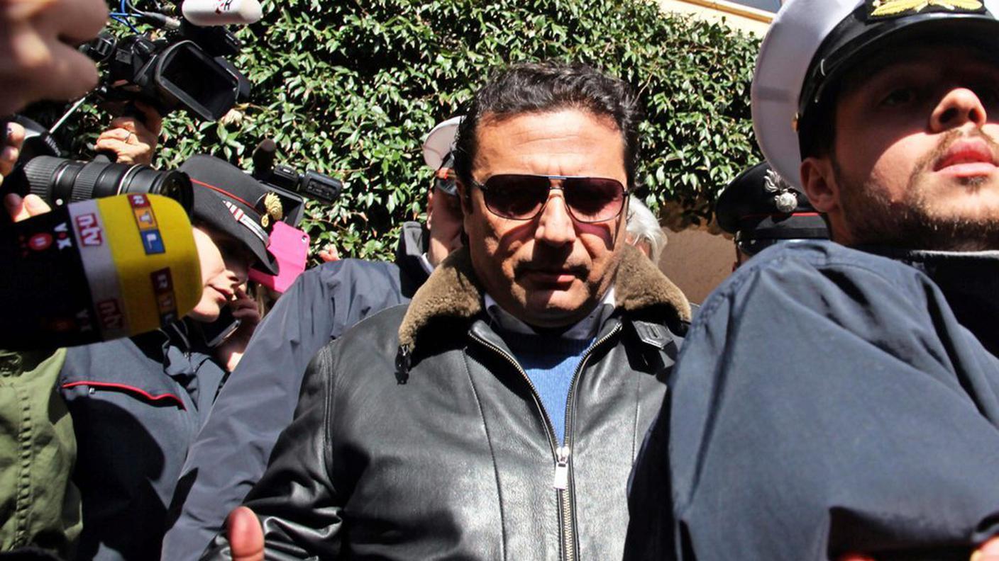 schettino sulla concordia ky 2.JPG