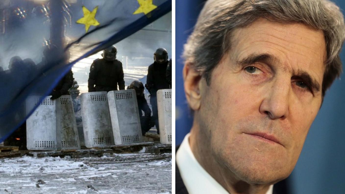 Manifestanti a Kiev e John Kerry