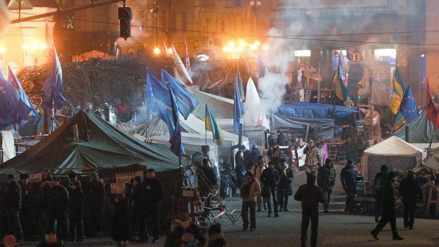 Le tende dei dimostranti restano per ora sulla Piazza dell'Indipendenza di Kiev